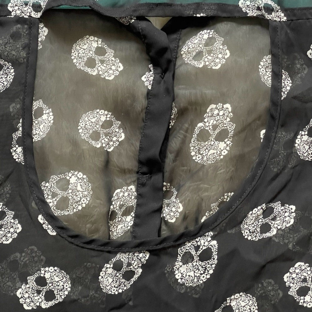 Torrid Skull Print Blouse Black Sheer Button Up Keyhole Back Whimsigoth Large - Picture 7 of 10